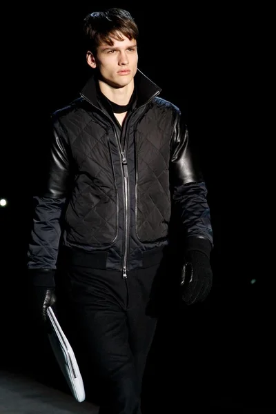 Look 15